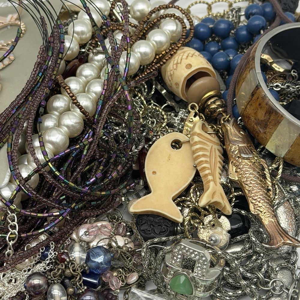 Junk Drawer Costume Jewelry Lot Estate Wearable Repair Craft Vtg Mod 3 Lb 2.7 Oz
